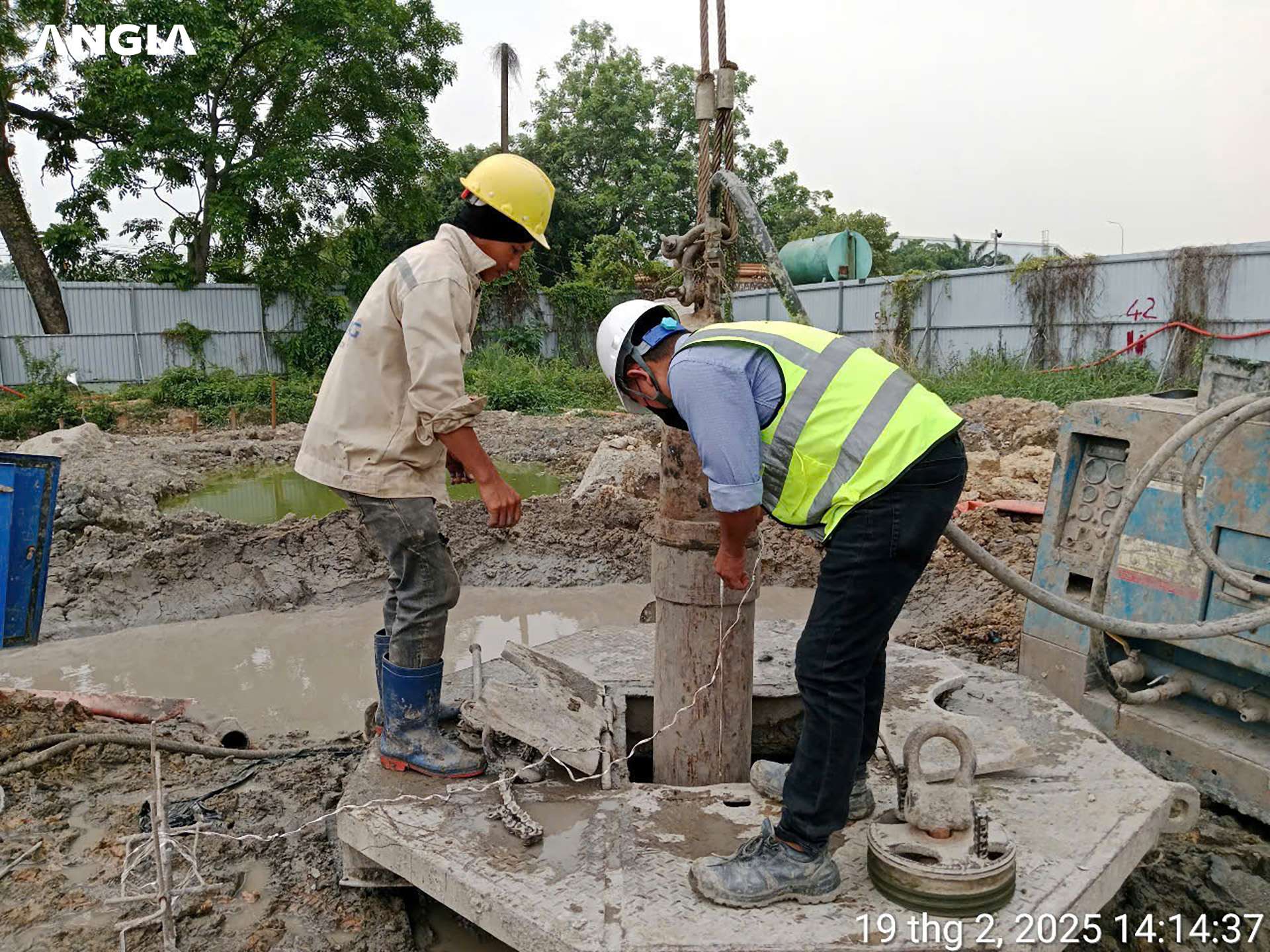 Kiểm tra đổ bê-tông cọc khoan nhồi